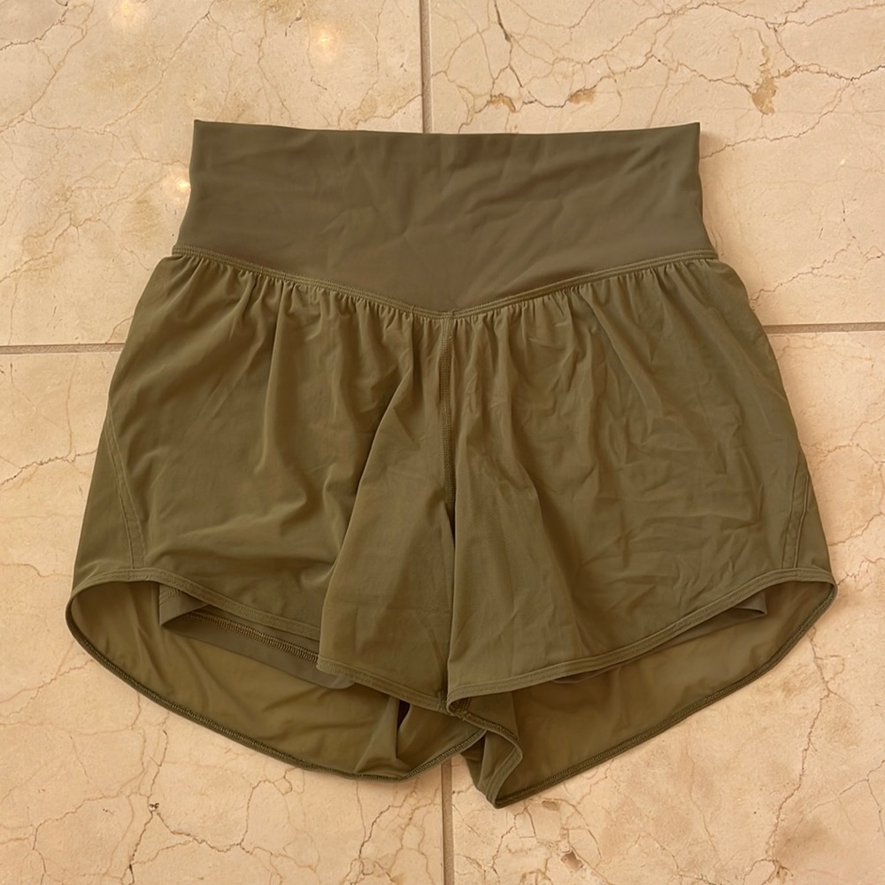 lululemon Nulu and Mesh HR yoga shorts Sz 6